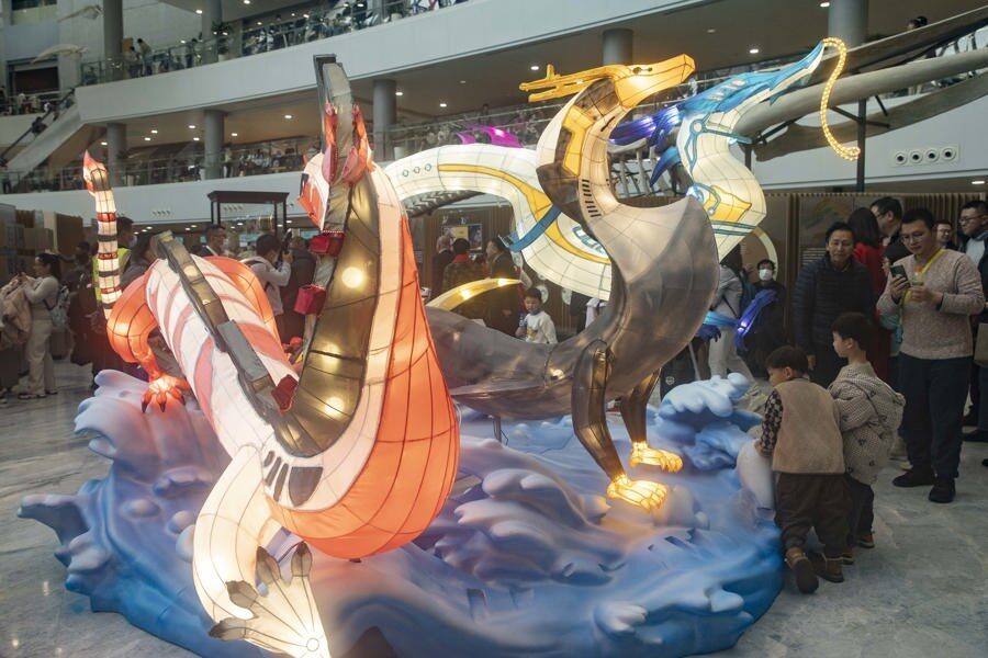 上海龙年生肖特展开幕，5条“科技龙”迎客展示大国重器_腾讯新闻
