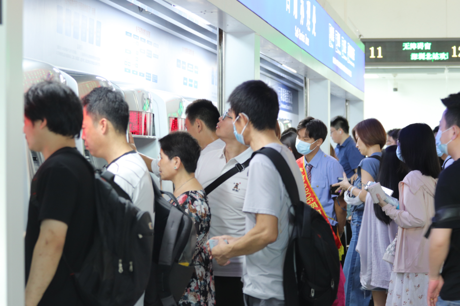 广铁迎来史上最火端午节