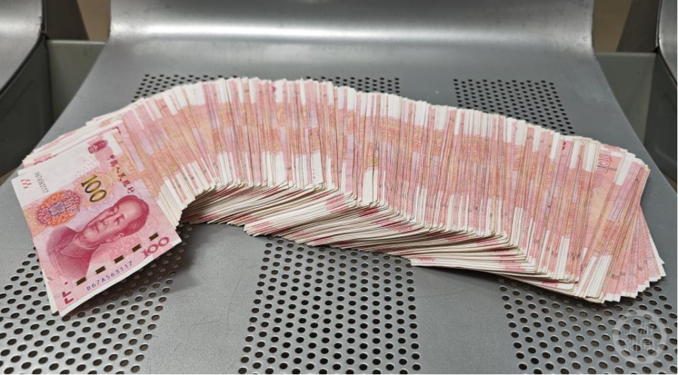 醉汉5万现金不翼而飞 竟是"热心"群众见财起意