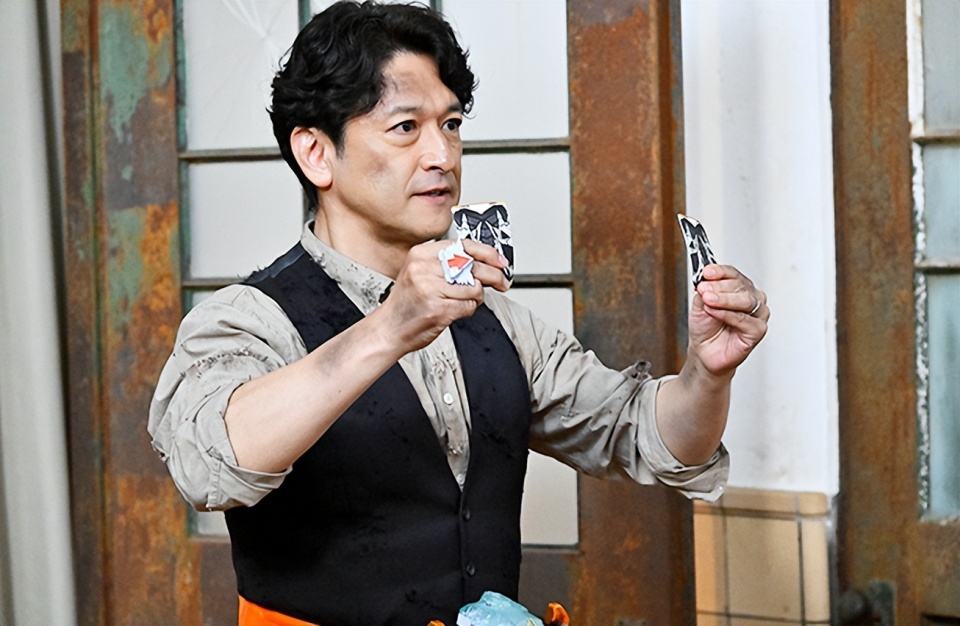 导演:坂本浩一剧本:井上亚树子第40话 邪恶降临!三倍伟大的冥黑之王