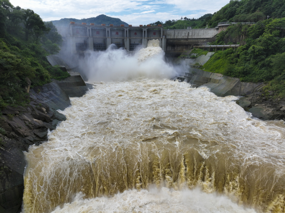 北京,2024年6月22日6月20日,湖南省郴州市桂阳县欧阳海水库开闸泄洪