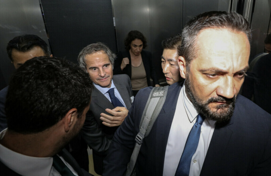 国际原子能机构总干事刚到韩国机场就被强烈抗议，被迫改变路线离开头条快报-313啦实用网