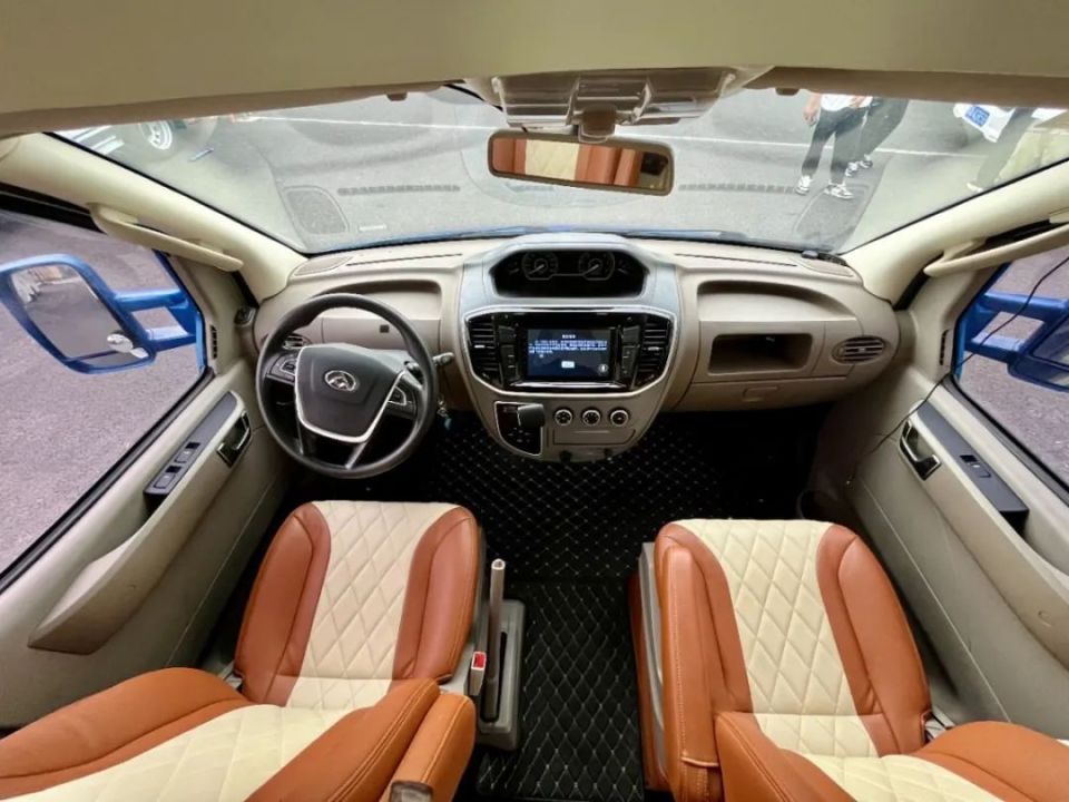 【二手房车】19年6月卫航大通v80c型房车