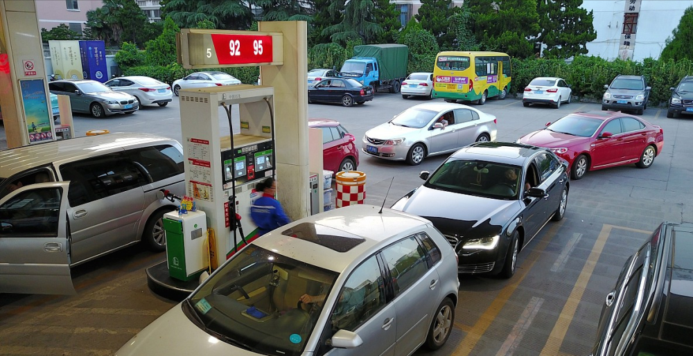 油价大降踩刹车，刚涨70元／吨的油价再大涨，1月16日调价，猛涨中