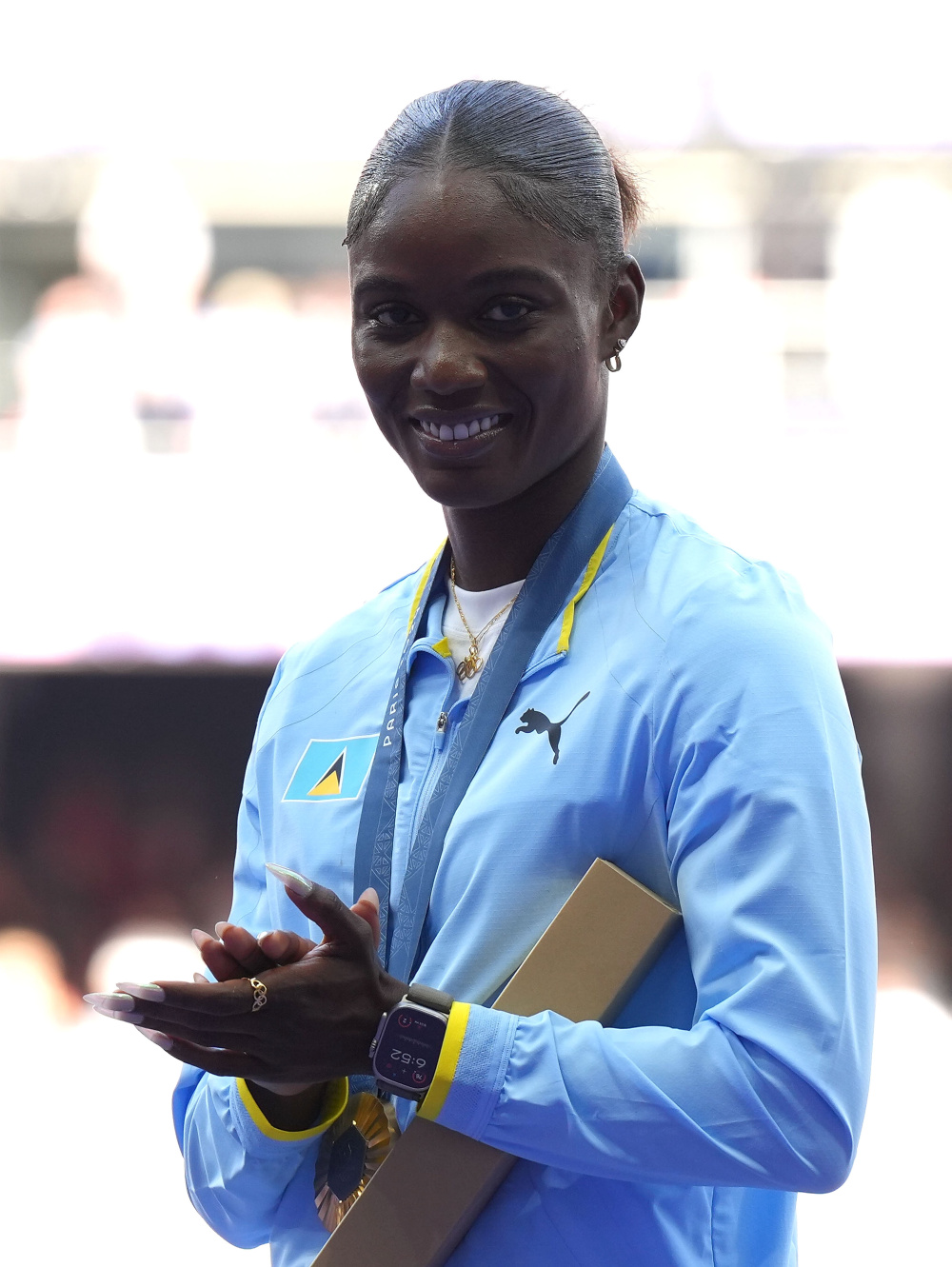 巴黎奥运会丨田径——女子100米颁奖仪式举行