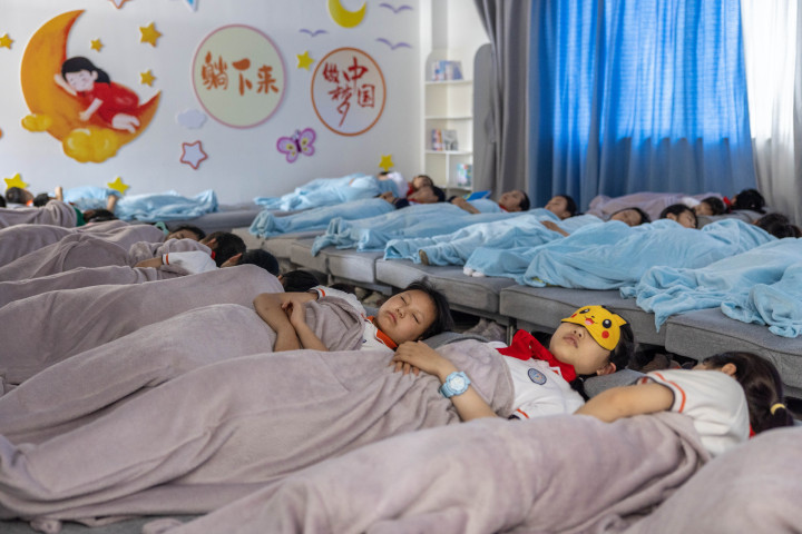 杭州钱塘全区中小学开启午休"舒心躺睡"_腾讯新闻