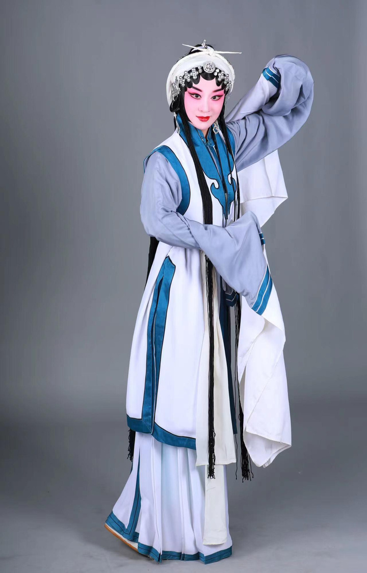 大青衣姜艳静观静思中琢磨艺术之道