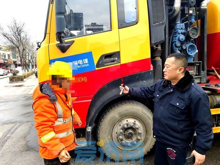 济南水务稽查在行动消防栓水耗子出没重拳整治守好安全救命水
