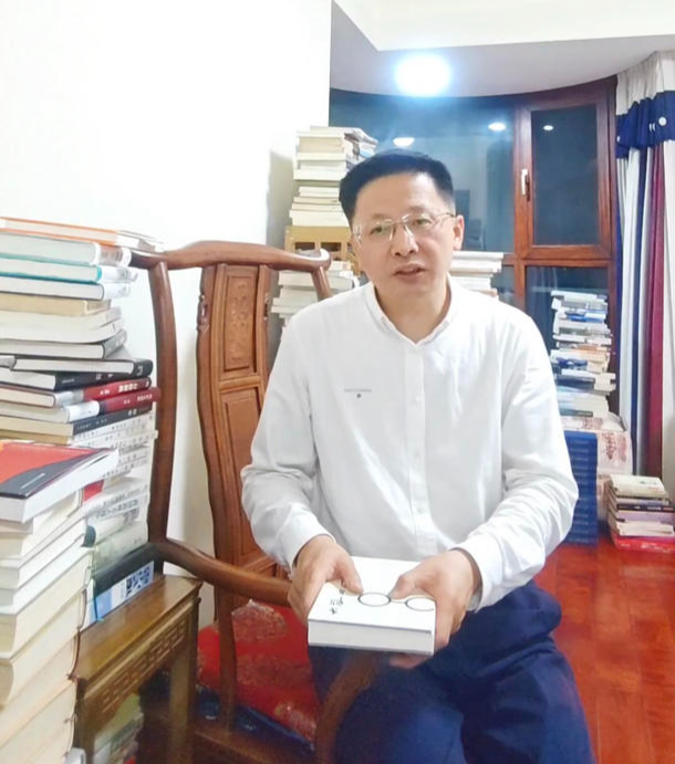 四川犍为"霹雳舞局长"为高三学子写"小作文":分数很重要,但终身努力