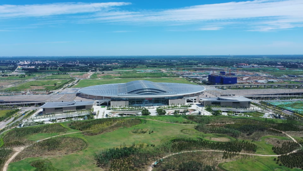 航拍视角看雄安新区地标性建筑的中式美学