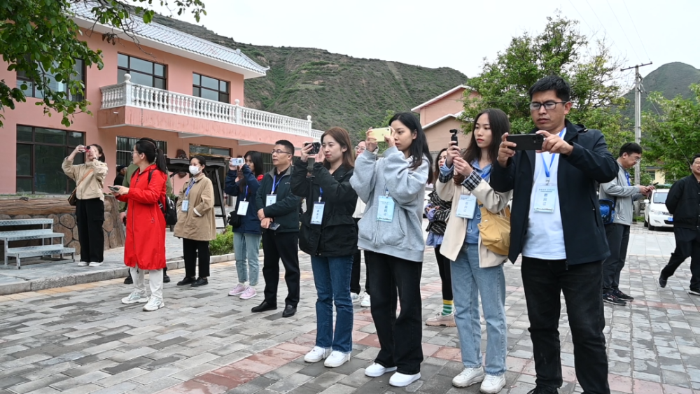漳县,位于甘肃省定西市南部,东周时期因盛产井盐,设立行政机构"盐川寨