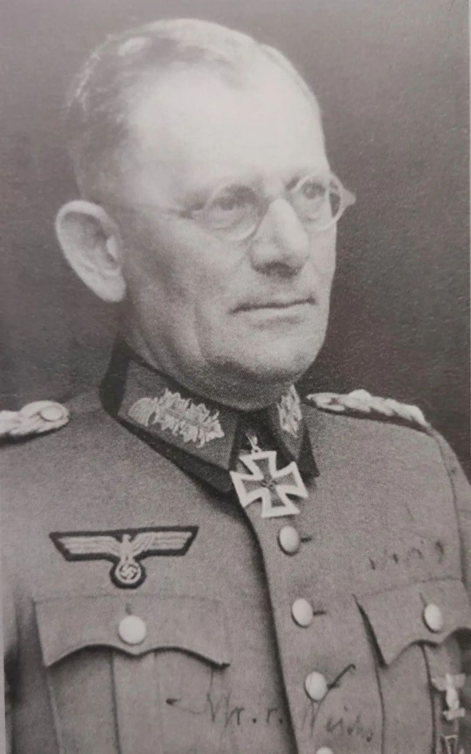 人物篇】魏克斯：他该不该为斯大林格勒战役失利负责？-腾讯新闻