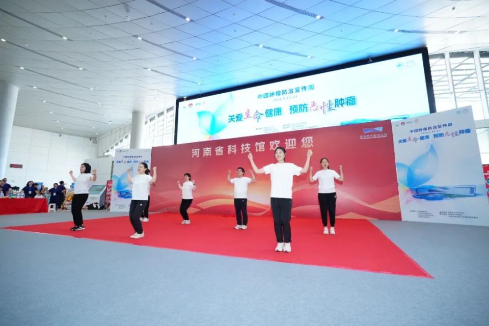 河南省生命之光艺术团表演《我的祖国》"如何把枯燥生涩的医学知识,生