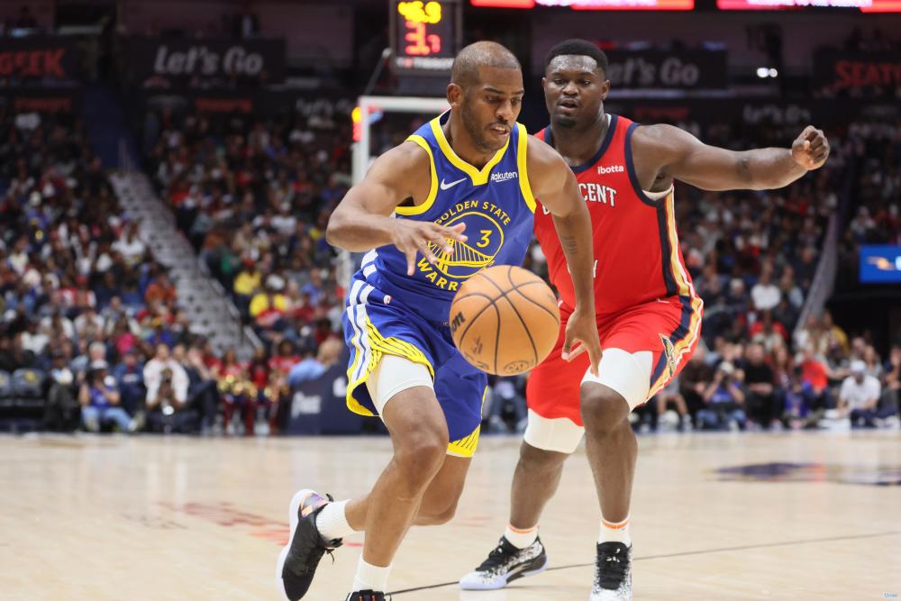 库里42 5 5英格拉姆临时缺阵此役,勇士老将保罗替补上阵25分钟10投6中