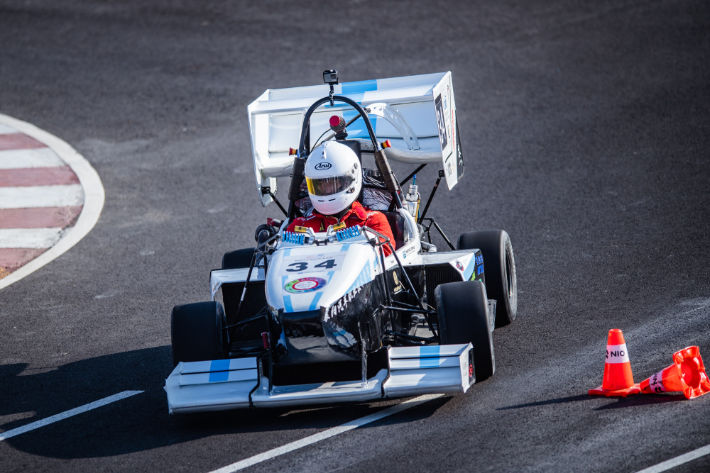 赛车——2023中国大学生方程式汽车大赛赛况_腾讯新闻