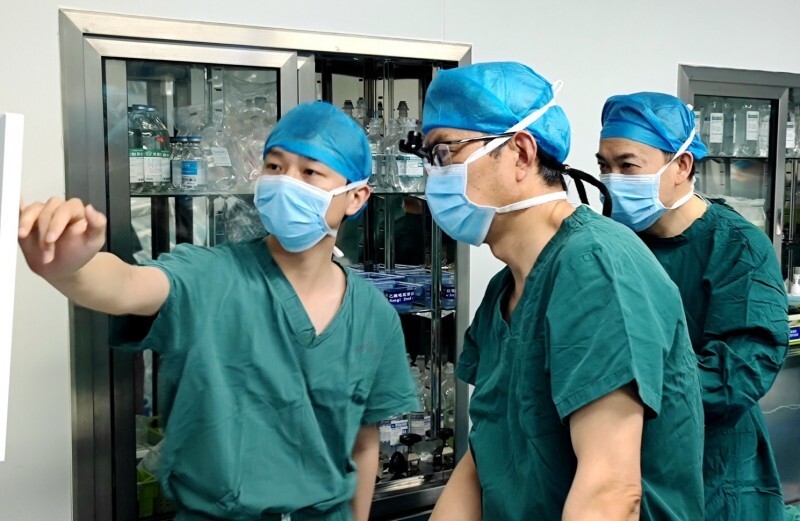 脊柱专科领域黄山首例！黄山新晨医院完成了“天玑”机器人辅助微创脊柱手术