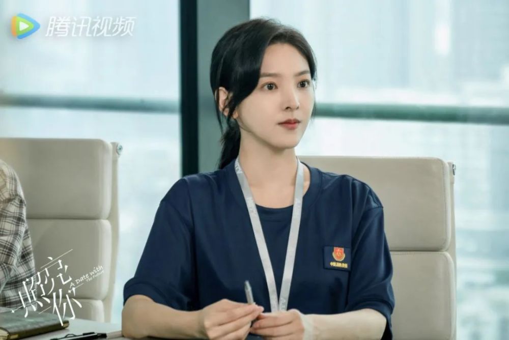 章若楠和徐来的共同点之一都很会穿衬衣