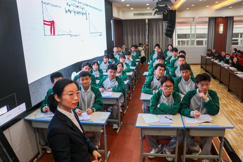 渝广cp再牵手广安这场教学研讨会聚焦高中教育领域