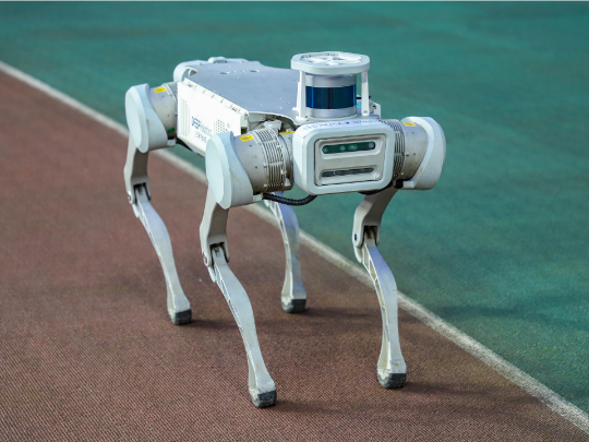 "智能巡逻机器人"亮相 | "湖"卫亚运·玩转"黑科技"