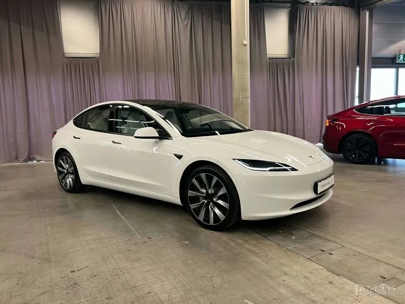 全新特斯拉Model 3上市！25.99万元起售 ！换挡全靠屏幕，连雷达都没了？！插图1414