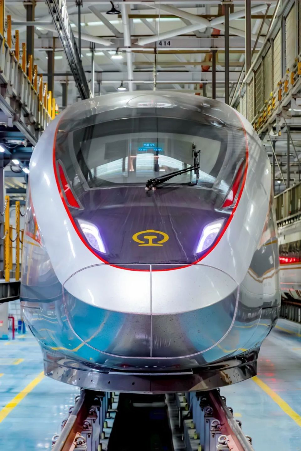 崭新复兴号智能动车组来啦_腾讯新闻