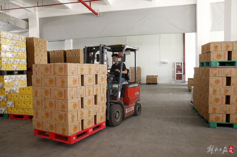 老字号正广和橙汁汽水重出江湖玻璃瓶和易拉罐新老包装更爱哪个