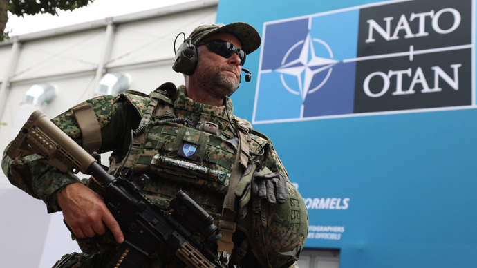 ��Լ�������ڱ����ж� ����ʽ����Χ����˹��