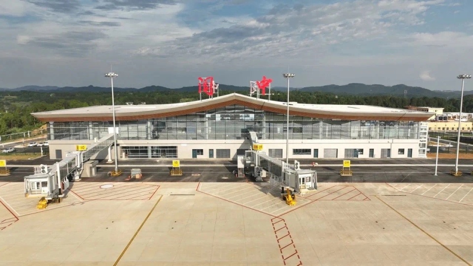 5月27日,记者从南充高坪机场获悉,投资10.