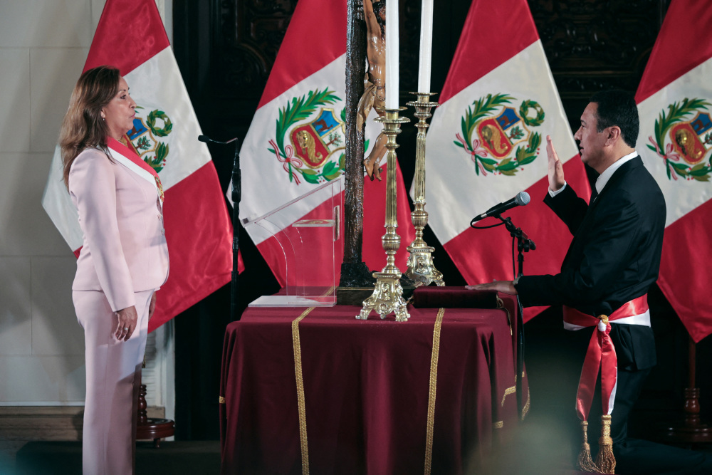 秘鲁总统任命6名内阁新部长