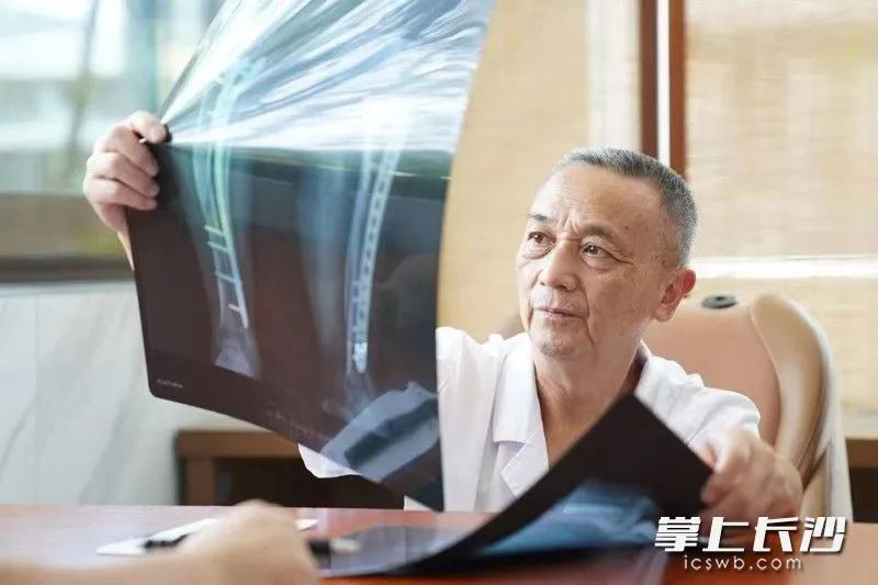 在浏阳社港镇,江林的名字无人不晓