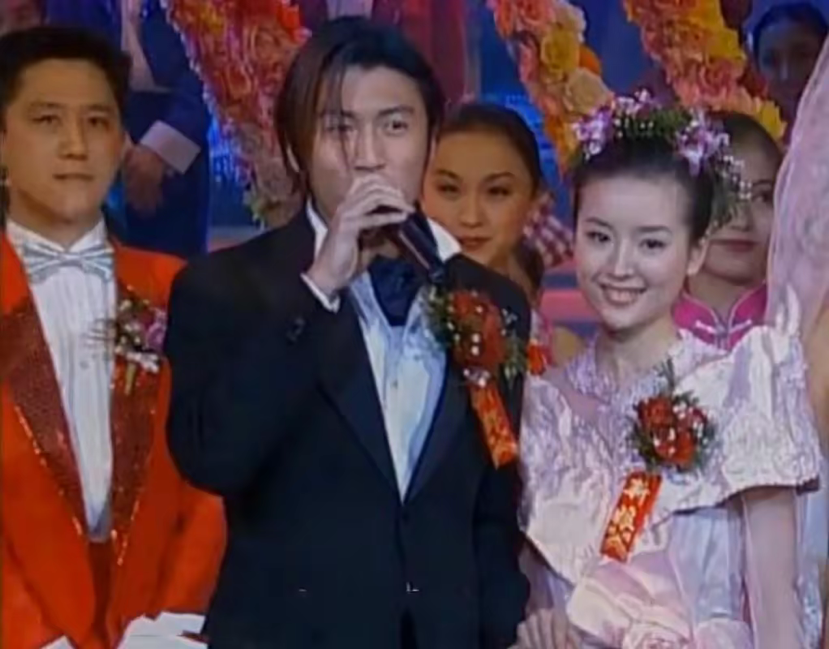 春晚最后一次联排,43岁董洁空降引热议,曾搭档谢霆锋一夜成名_腾讯