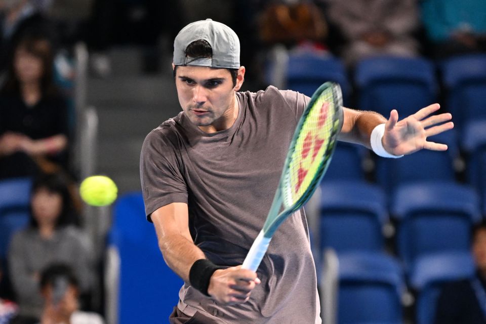 网球——日本公开赛:吉隆晋级第三轮_腾讯新闻