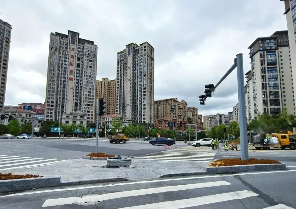 毕节城区新增一处红绿灯