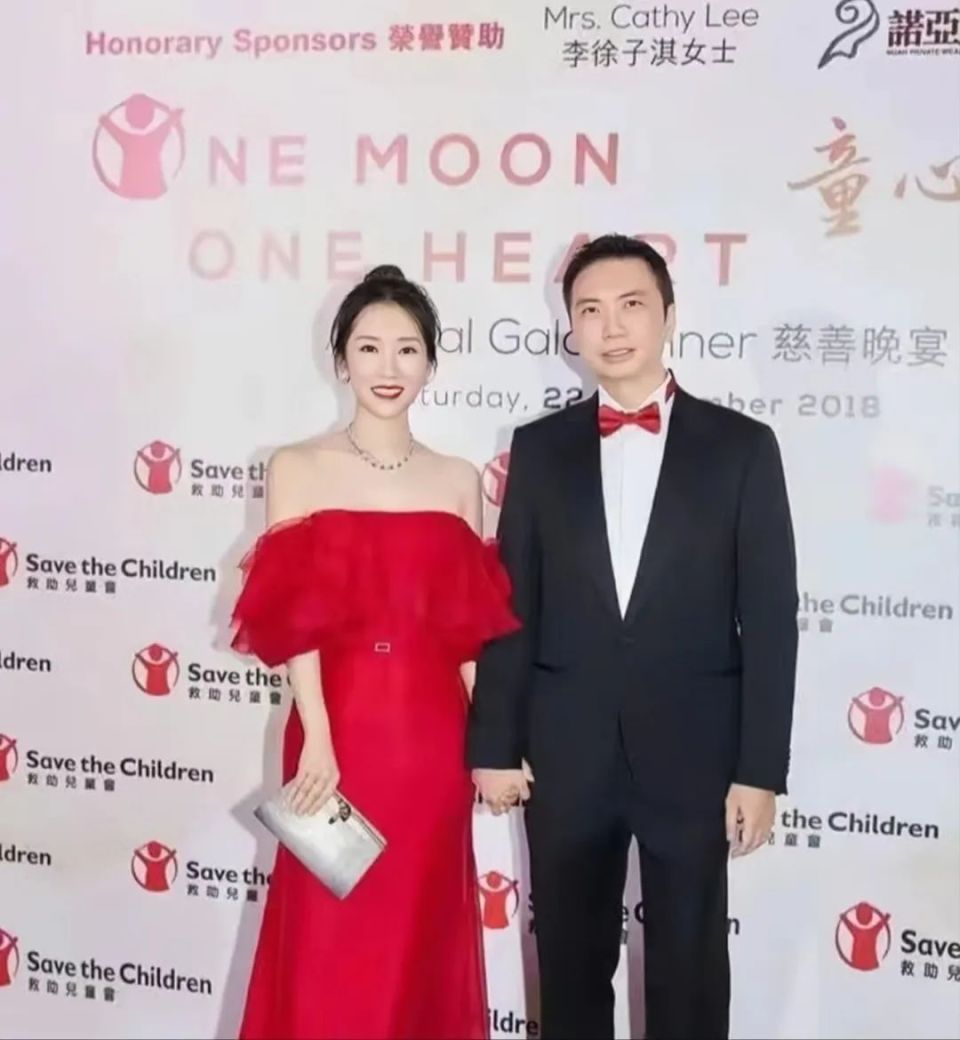 吃瓜,还得看金融大佬和当红女星