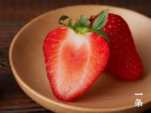 丹东东港"红颜99"大草莓,香甜味美,产地现摘直发!