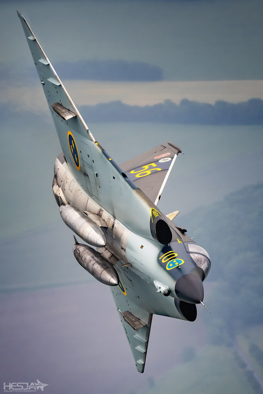 瑞典马路天使三兄弟之一"萨博"saab 35 龙(draken)战斗机
