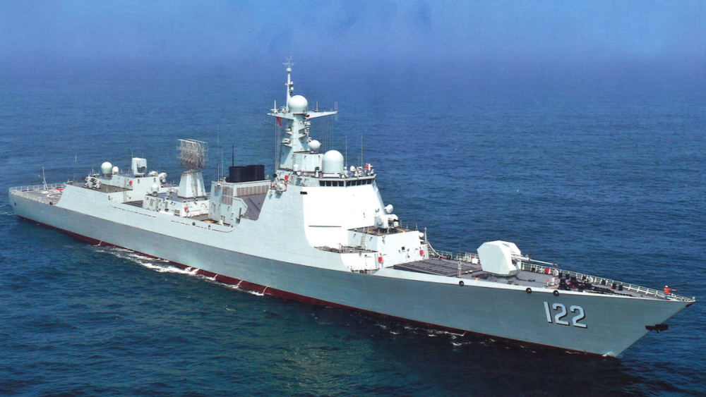 比如121"齐齐哈尔舰"就是以黑龙江省下属的地级市来命名,122"唐山"舰