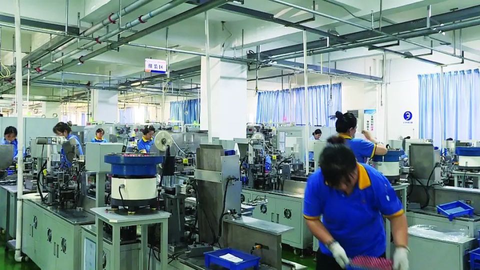 一直在积极探索以技术创新为驱动的高质量生产模式,加速推进智能工厂