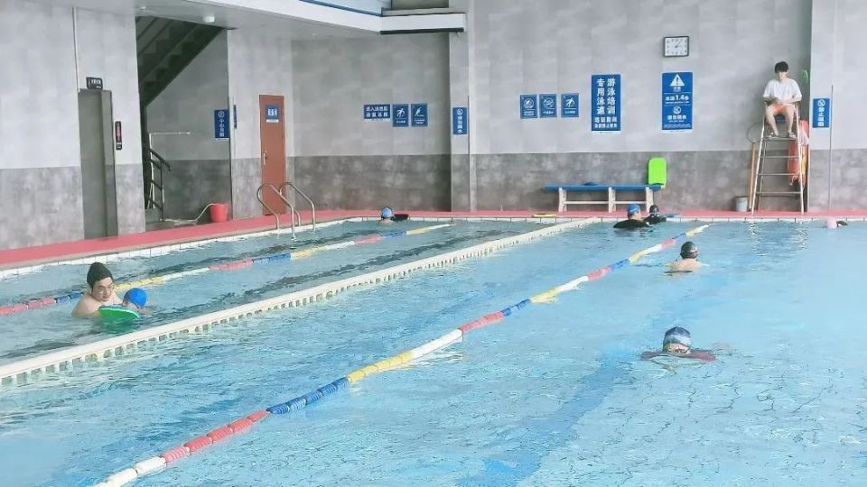 快来中山街道这些宝藏游泳馆