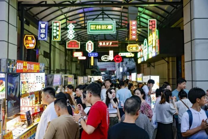 晚上怎么逛?去夜市看看杭州的烟火与江湖