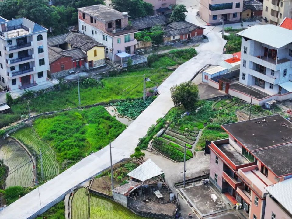 村民踊跃捐资!南安这个村的道路大变样!
