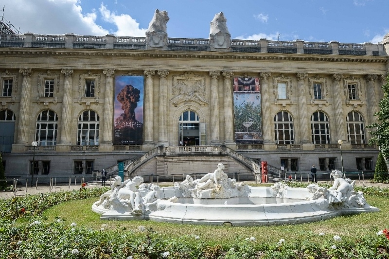 年巴黎世界博览会和1925年的现代装饰和工业艺术国际博览会的举办地