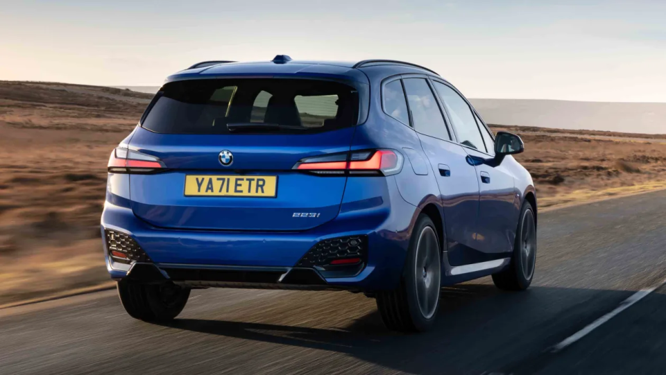 时尚感有明显提升,全新宝马2系多功能旅行车实车图