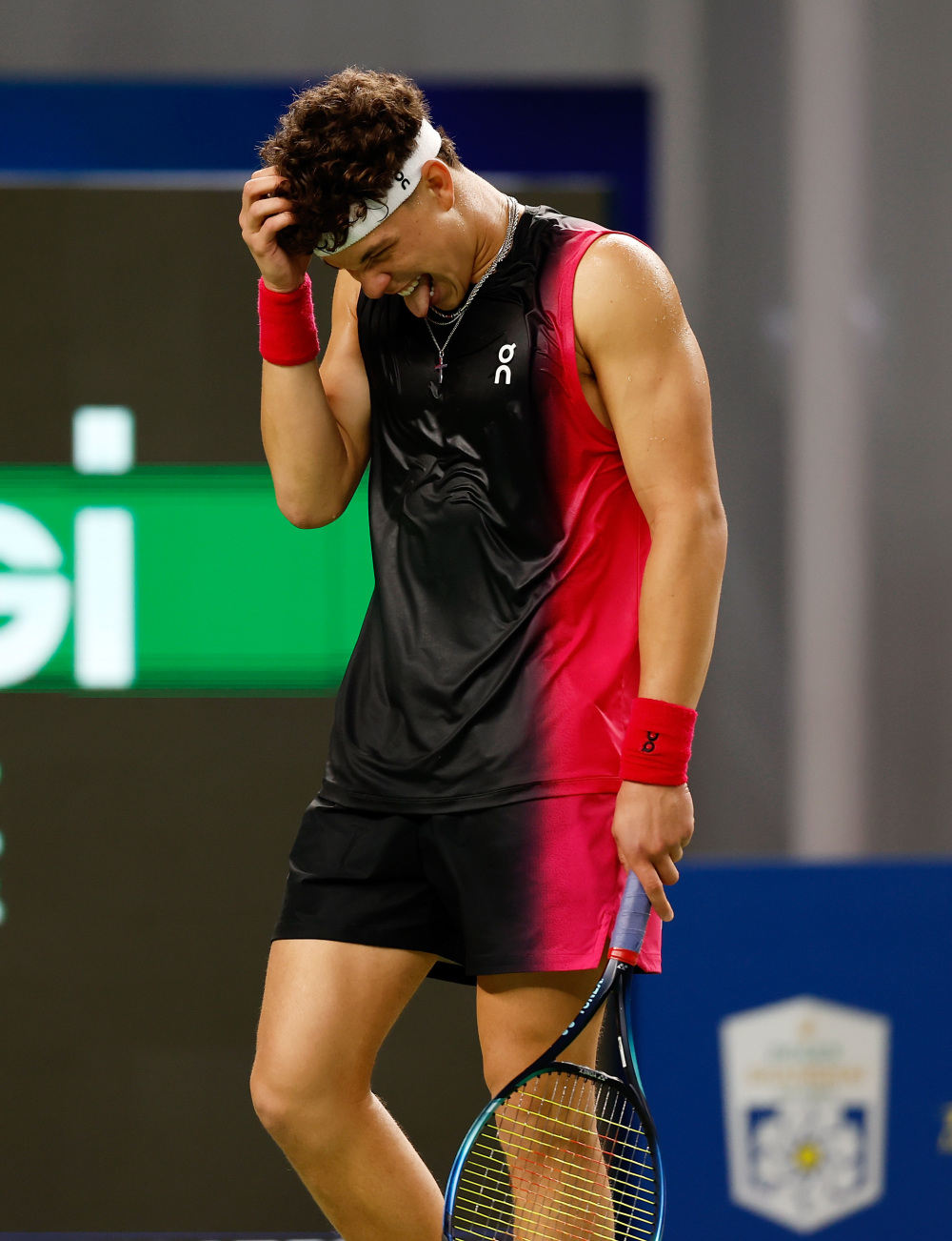 网球——上海大师赛:谢尔顿无缘四强(2)