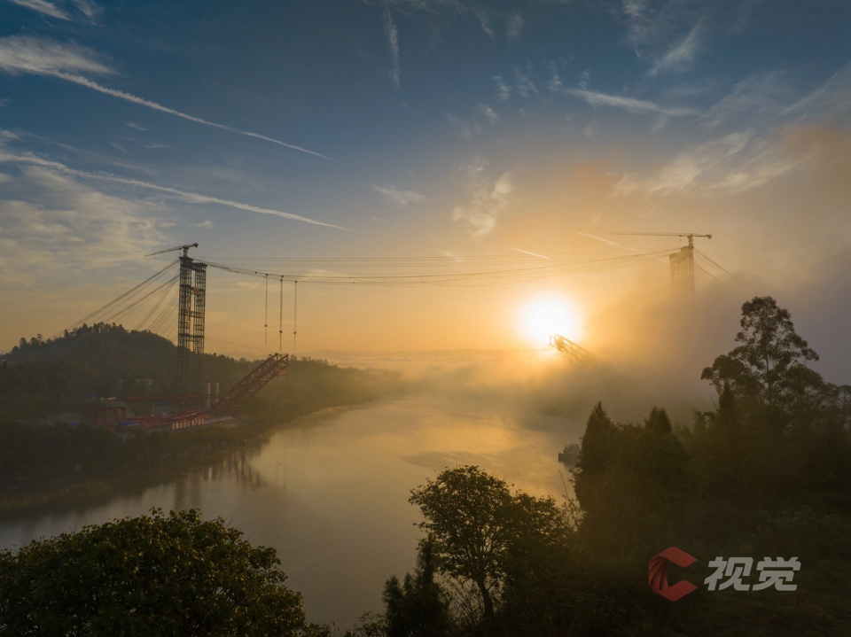 c视觉丨广安白马渠江大桥钢管拱肋合拢在即