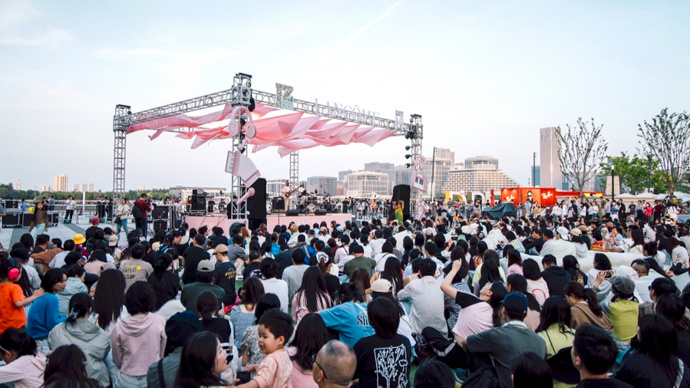 dus是什么品牌“爵士春天”3天吸引超5万人次观演，西岸梦中心做强“城市微度假”品牌-上海聚慕医疗器械有限公司