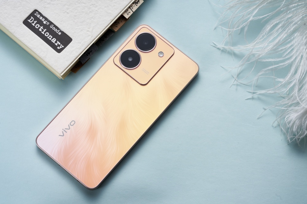 vivo y78图赏:凤羽鎏金,温润在手_腾讯新闻