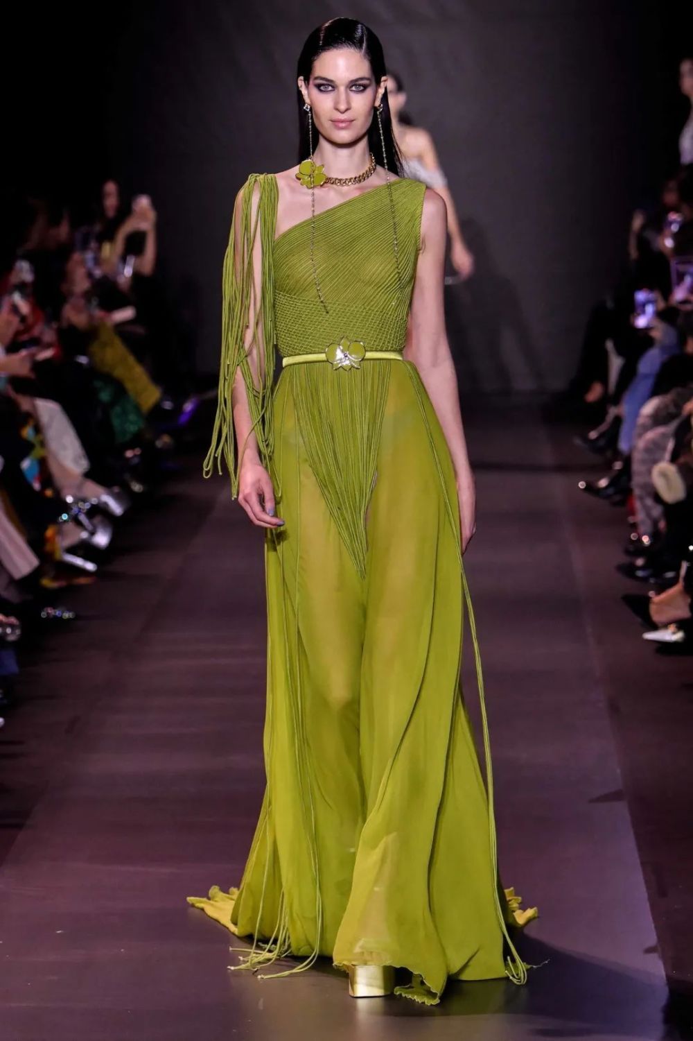 50套摄人心魄的绝美礼服|2023春季高定系列款～_腾讯新闻