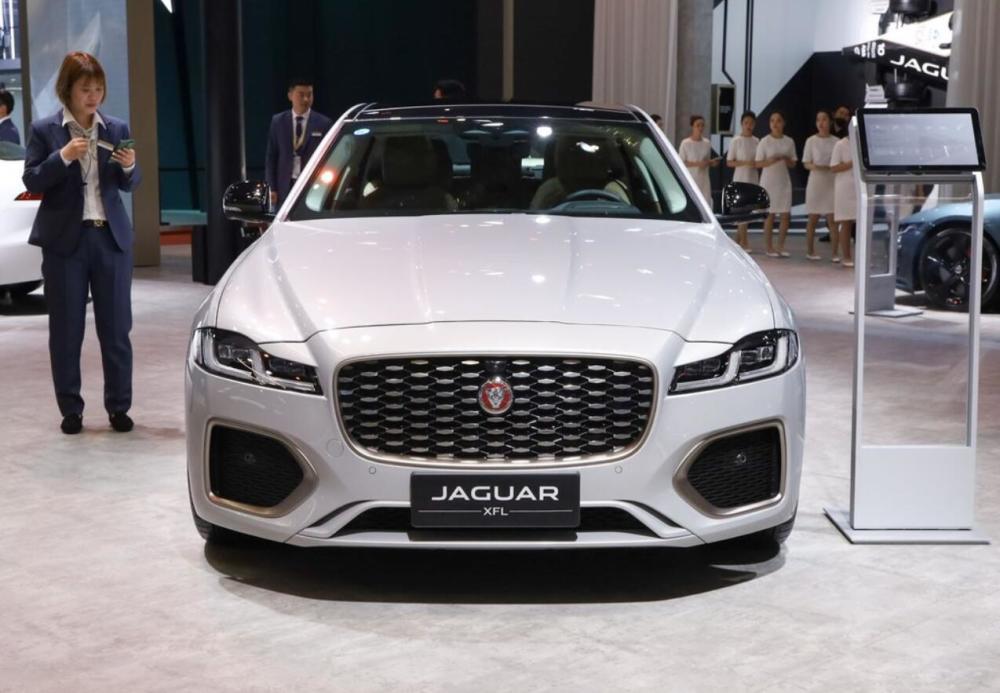 加入鎏金版车型,2023款捷豹xfl上海车展上市售3998万元起
