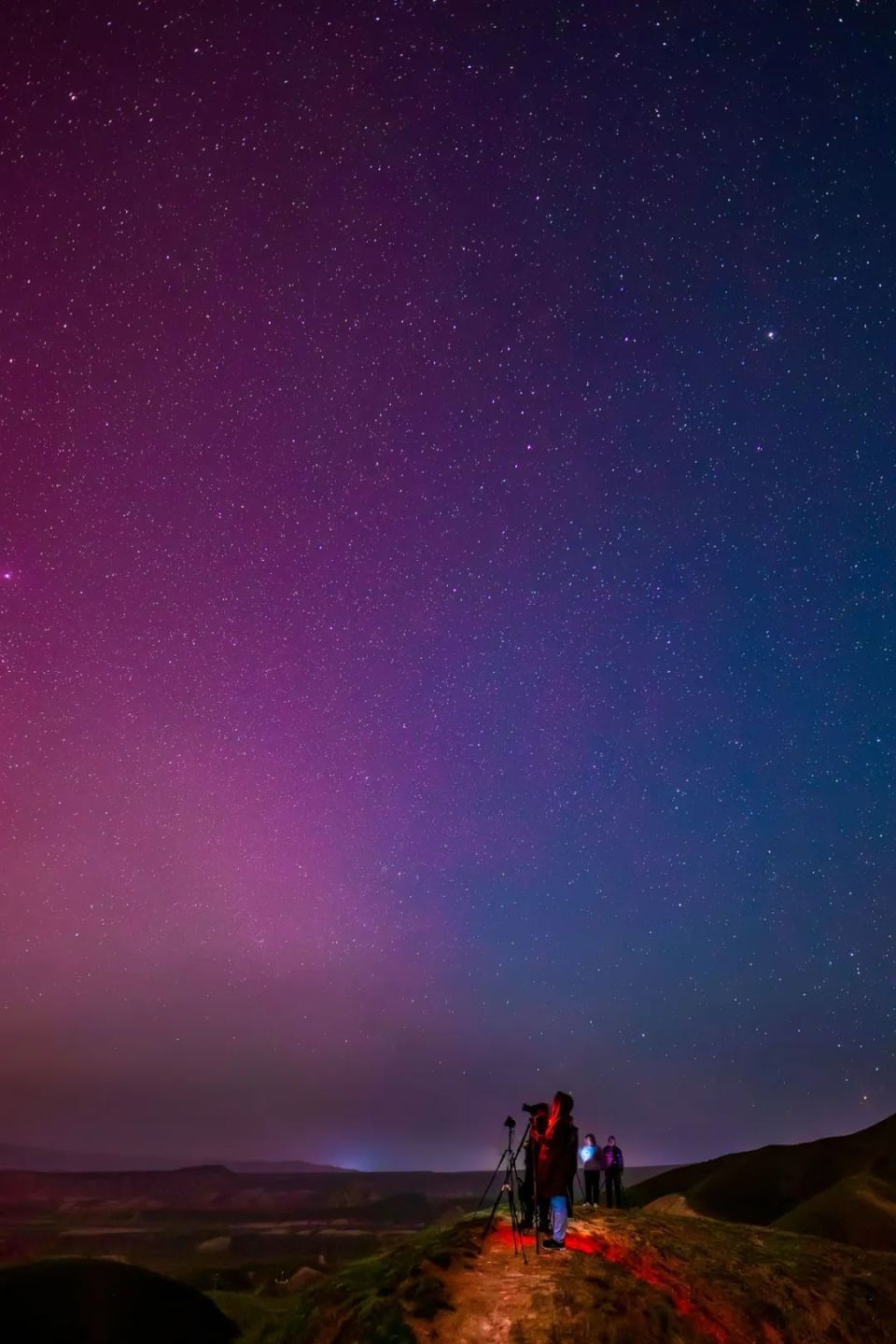 唯美浪漫!克拉玛依的天空上演极光秀